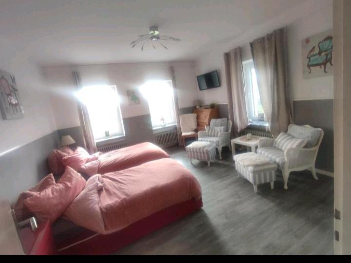 Einfamilienhaus Horn-Bad Meinberg Bad Meinberg - 20 Zimmer, 800 m&sup2;, 5.000&euro; | Angebot:27615774