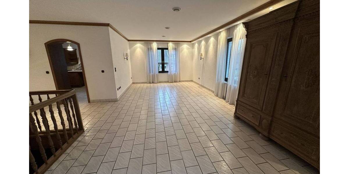 Einfamilienhaus Steinheim - 6 Zimmer, 262 m&sup2;, 315.000&euro; | Angebot:26379441