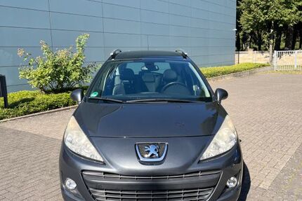 Peugeot 207 188.900 km 1.895 &euro; Paderborn 33102