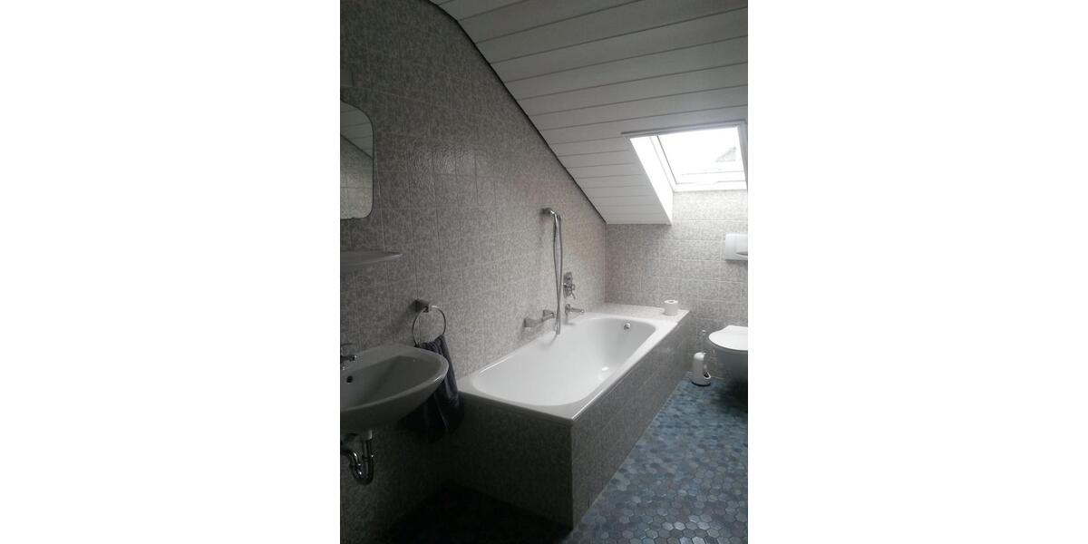 Dachgeschoßwohnung Brakel - 3 Zimmer, 88 m&sup2;, 430&euro; | Angebot:26321221