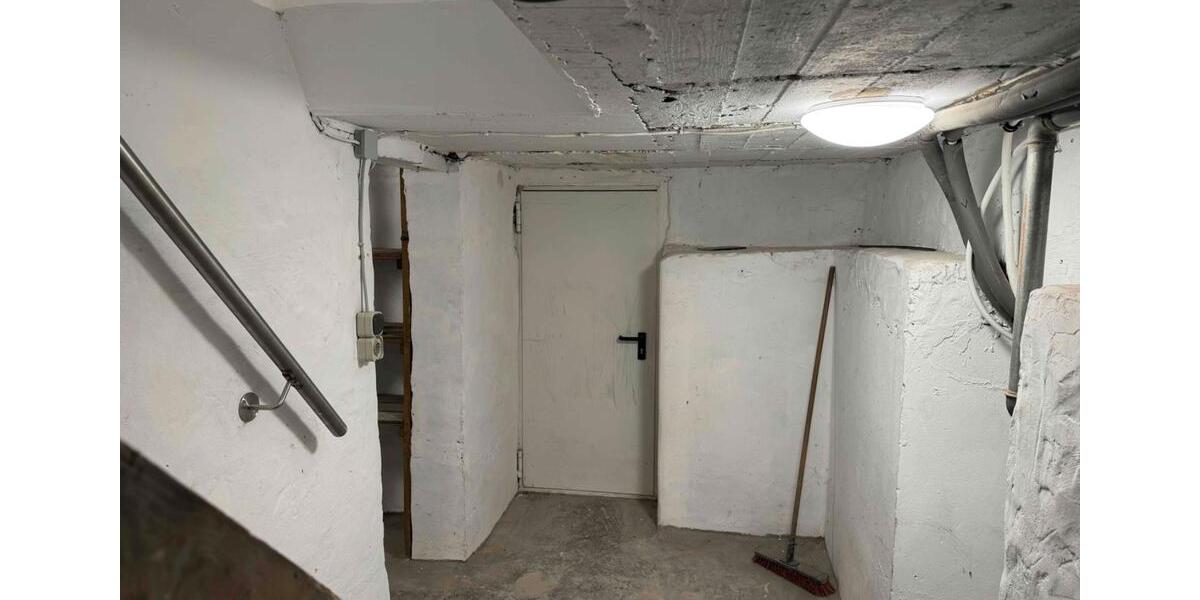 PB-Sennelager, 60 m2, EG - 3 ZK, umgebautes Ladenlokal 3 zimmer