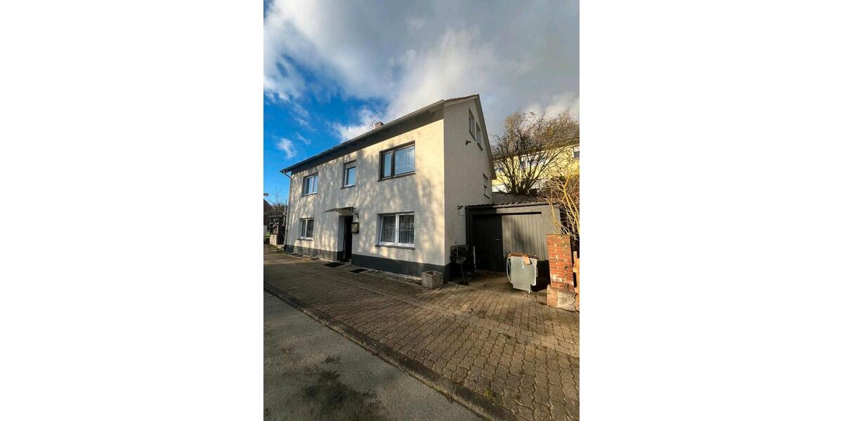 Einfamilienhaus Brakel - 7 Zimmer, 174 m&sup2;, 145.000&euro; | Angebot:25830575