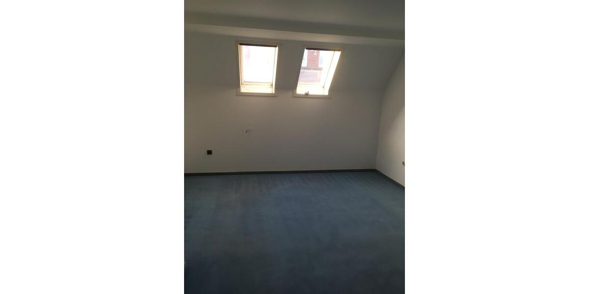 Dachgeschoßwohnung Bad Driburg - 4 Zimmer, 110 m&sup2;, 690&euro; | Angebot:26665405