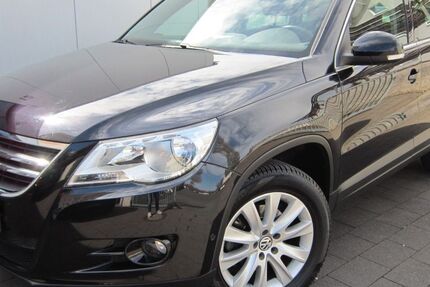 VW Tiguan 98.200 km 7.888 &euro; Paderborn 33102