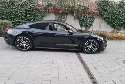 Porsche Taycan 48.500 km 59.999 &euro; Paderborn 33100