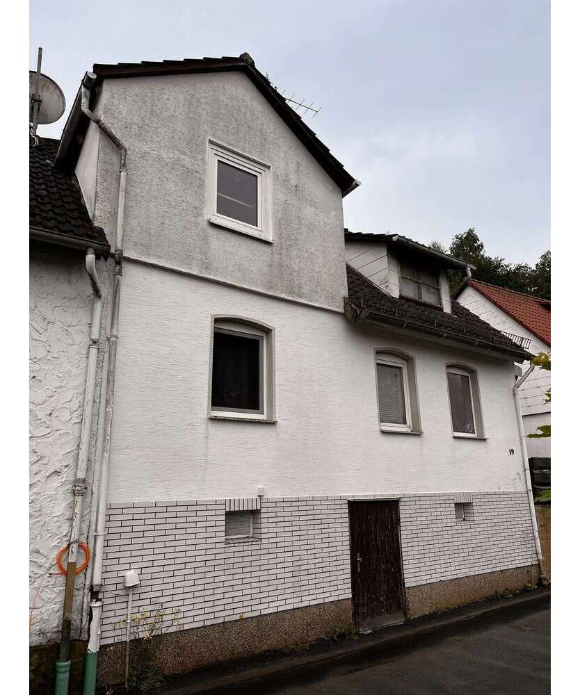 Haus zum Kaufen in Diemelstadt-Wrexen 125.000 € 159 m²