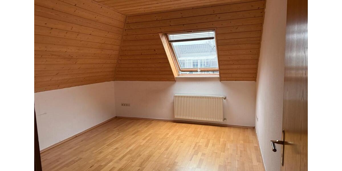 Etagenwohnung Salzkotten - 4 Zimmer, 120 m&sup2;, 1.350&euro; | Angebot:25146702