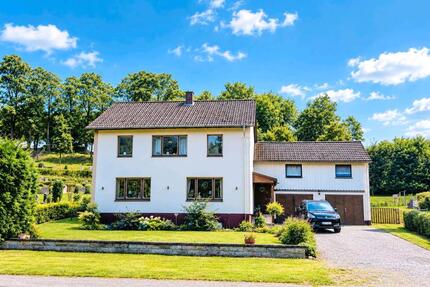 Haus Bad Wünnenberg - 7 Zimmer, 240 m&sup2;, 399.000&euro; | Angebot:27430321