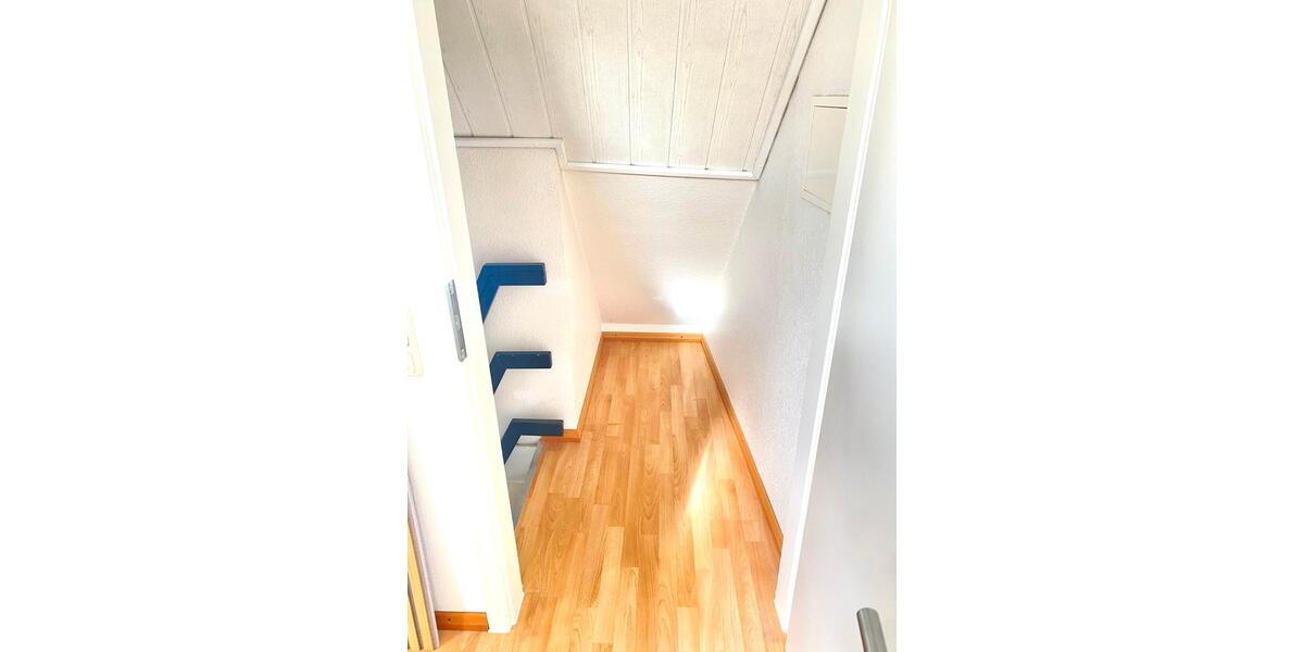 Dachgeschoßwohnung Schlangen - 2 Zimmer, 30 m&sup2;, 375&euro; | Angebot:27600496