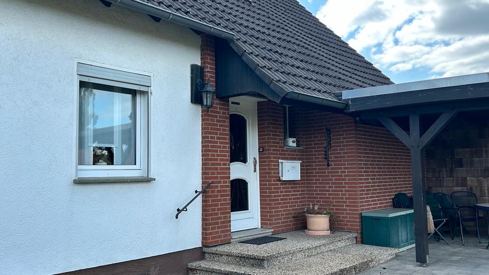Einfamilienhaus Bad Driburg - 7 Zimmer, 160 m&sup2;, 175.000&euro; | Angebot:27295997