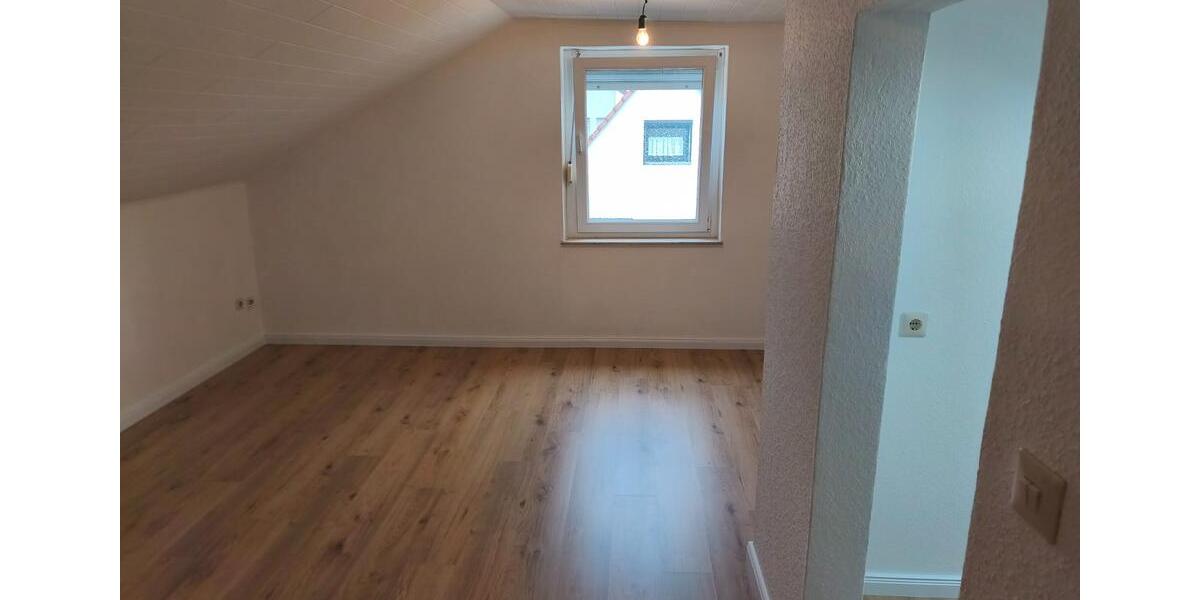 Dachgeschoßwohnung Bad Lippspringe - 2 Zimmer, 45 m&sup2;, 450&euro; | Angebot:26656144