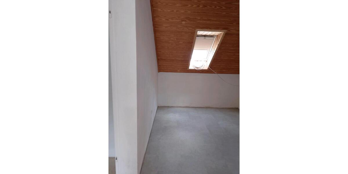 Dachgeschoßwohnung Borchen - 3 Zimmer, 75 m&sup2;, 570&euro; | Angebot:26413531