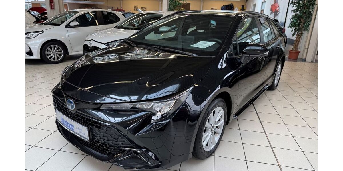 Toyota Corolla 21.235 km 27.490 &euro; Paderborn 33104
