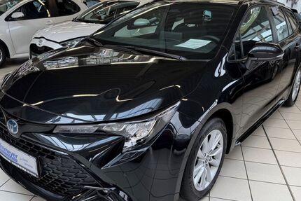 Toyota Corolla 21.235 km 27.890 &euro; Paderborn 33104