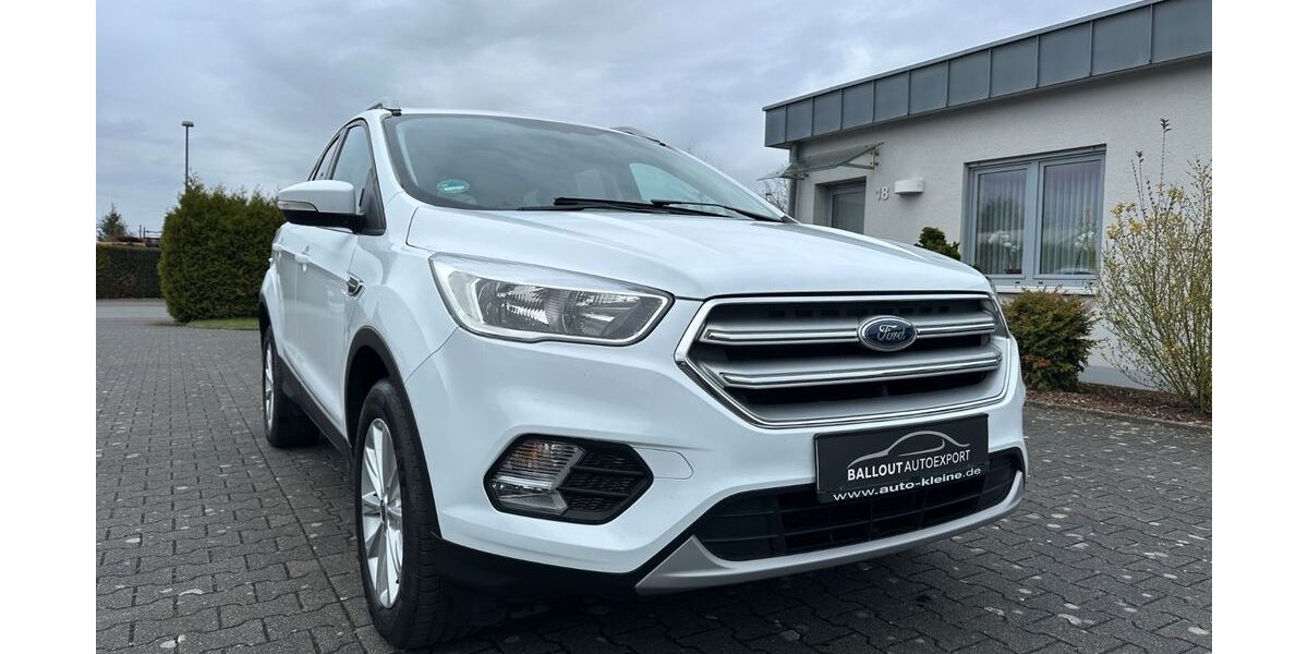 Ford Kuga 121.000 km 8.999 &euro; Lippstadt 59557