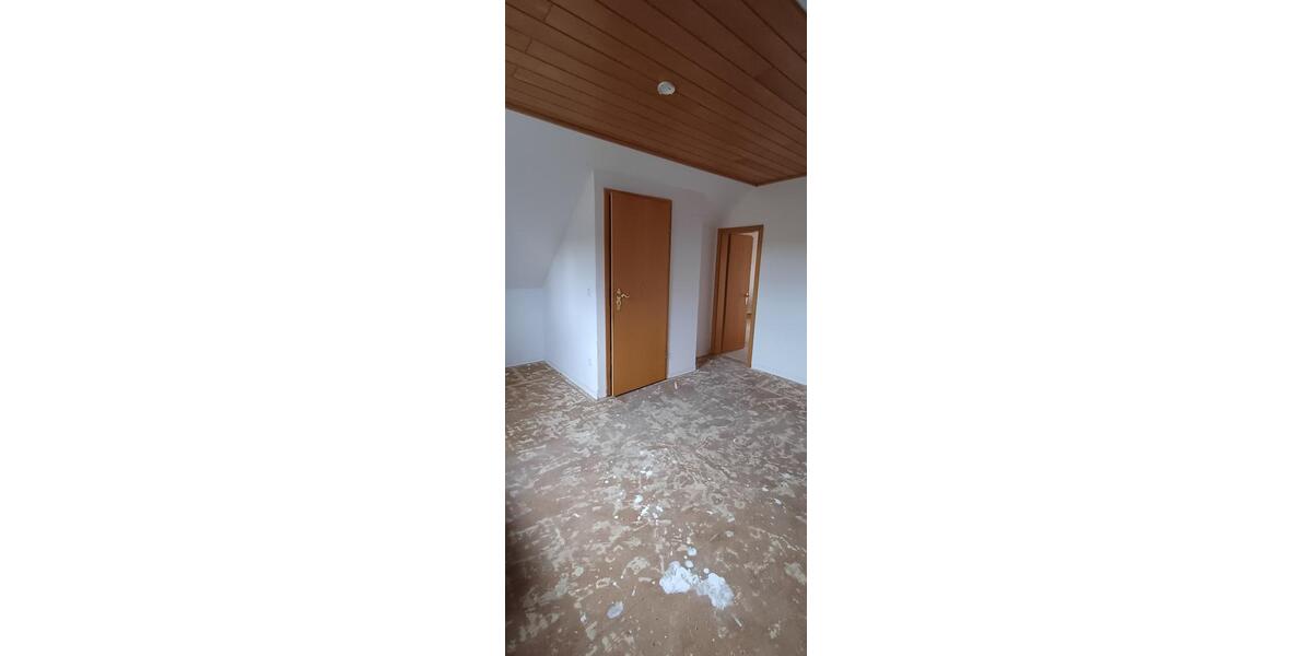 Dachgeschoßwohnung Bielefeld Sennestadt - 4 Zimmer, 82 m&sup2;, 570&euro; | Angebot:24473956