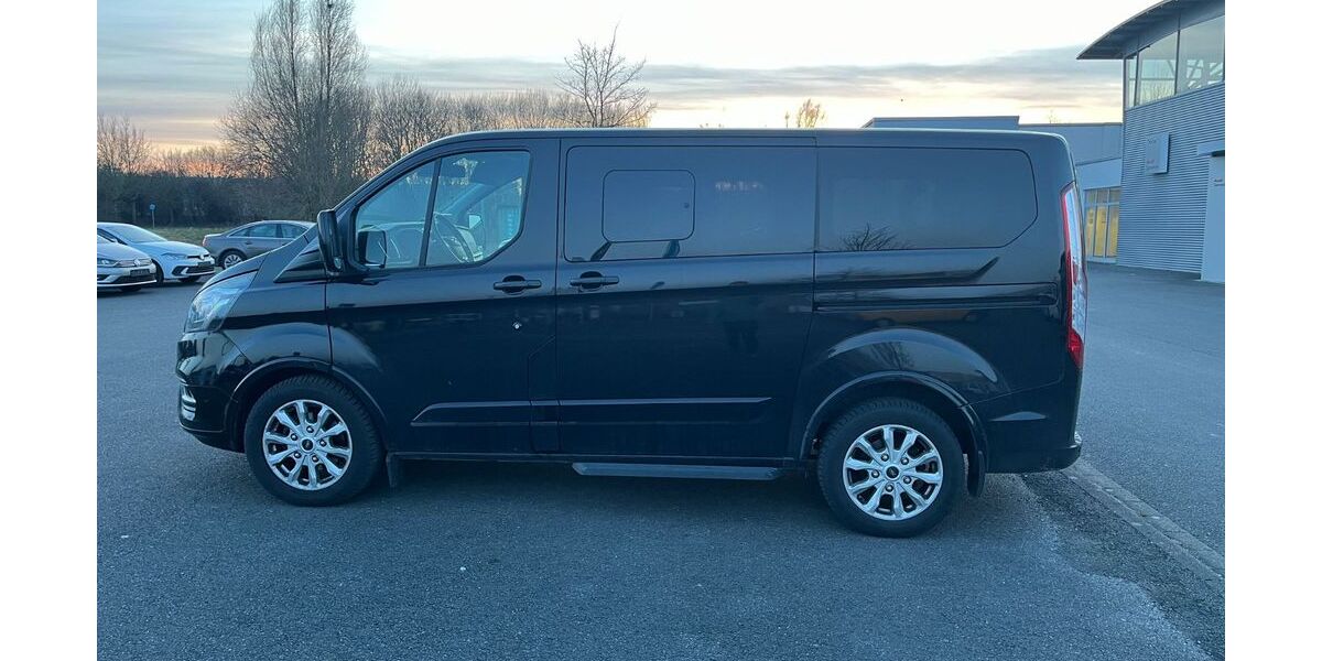 Ford Tourneo Custom 118.000 km 25.930 &euro; Lippstadt 59557