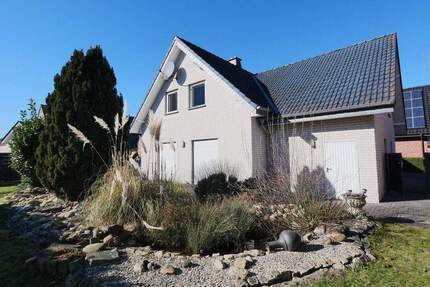 Haus Salzkotten / Mantinghausen Mantinghausen - 5 Zimmer, 193 m&sup2;, 399.000&euro; | Angebot:25688080