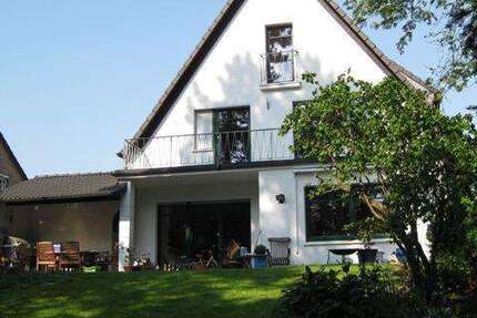 Haus zum Mieten in Leverkusen 2.200 € 220 m²