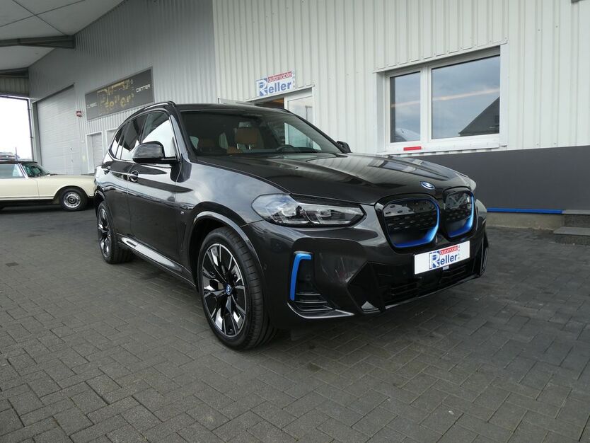 BMW iX3 33.421 km 52.900 € Paderborn 33106