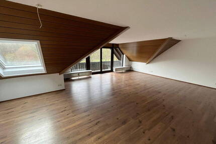 Charmante 5-Zimmer-Wohnung in beliebter Lage von Horn Bad Meinberg mit Kellerabteil und Stellplatz