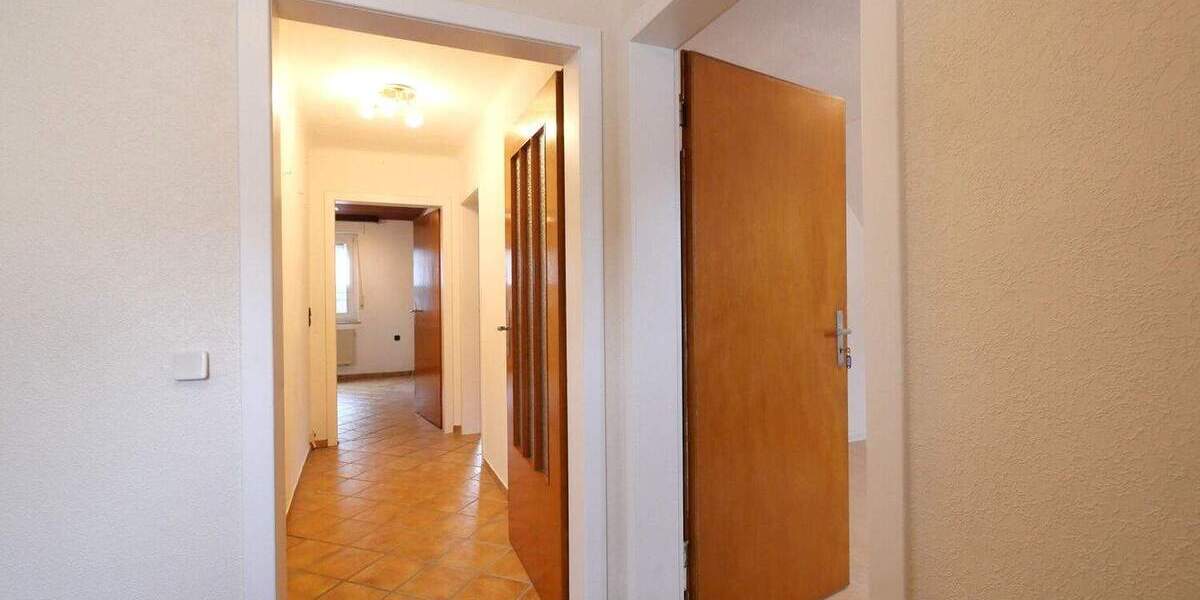 Mehrfamilienhaus, Wohnhaus Paderborn / Schloß Neuhaus Schloß Neuhaus - 6 Zimmer, 135 m&sup2;, 299.000&euro; | Angebot:25688039