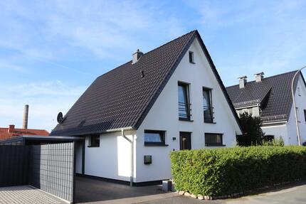 Zuhause mit Garten & Carport – stillvoll saniert & einzugsbereit