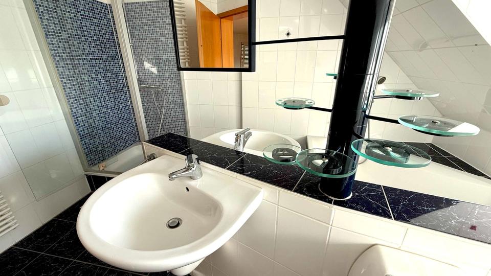 Dachgeschoßwohnung Bad Lippspringe - 3 Zimmer, 76 m&sup2;, 646&euro; | Angebot:26335934