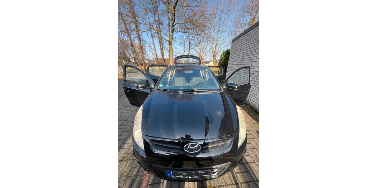 Hyundai i20 171.700 km 2.890 &euro; rietberg 33397