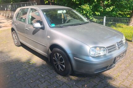 VW Golf 241.200 km 1.200 &euro; Paderborn 33100