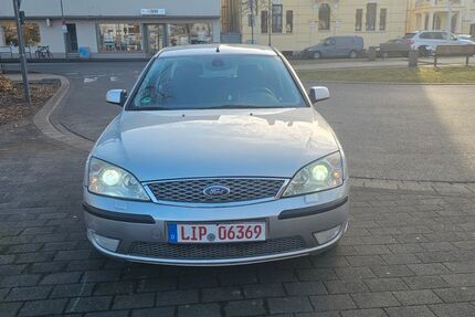Ford Mondeo 179.000 km 2.500 &euro; Detmold 32756