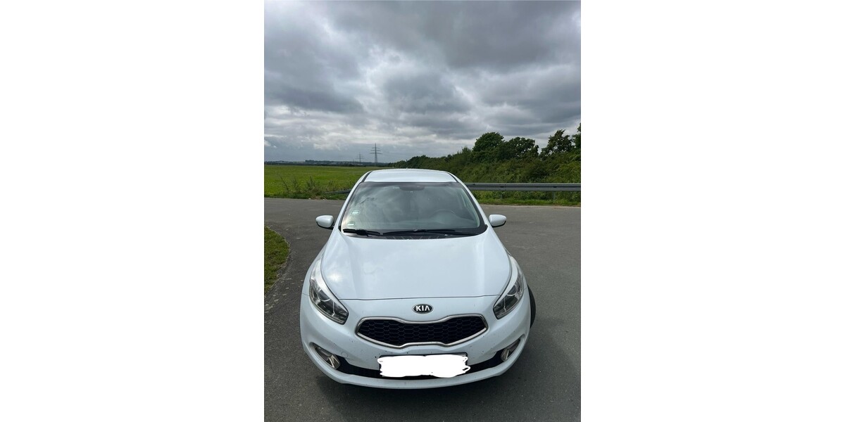 Kia ceed 201.000 km 5.099 € Paderborn 33104