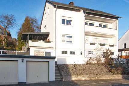 Haus Bad Driburg-Dringenberg Dringenberg - 9 Zimmer, 233 m&sup2;, 335.000&euro; | Angebot:24252297