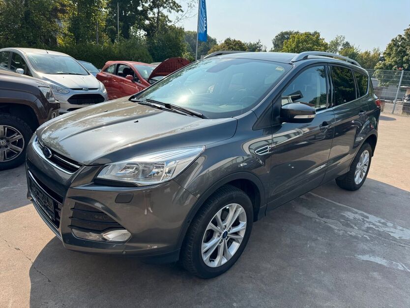 Ford Kuga 120.000 km 7.950 € Detmold 32758