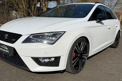 Seat Leon 200.000 km 9.599 &euro; Paderborn 33100