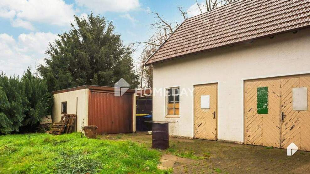 Charmantes Zweifamilienhaus mit großem Grundstück in ruhiger Lage 7 zimmer