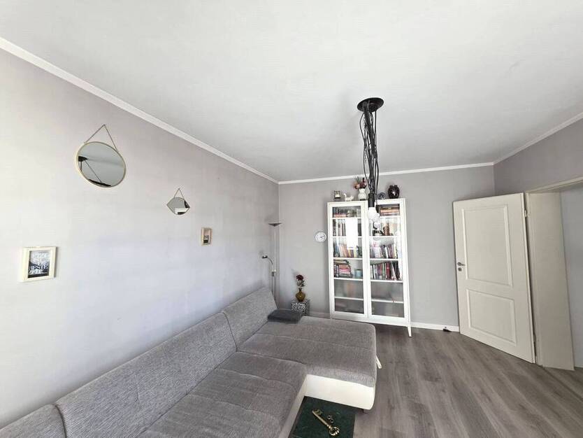 Charmante 3-Zimmer-Wohnung mit Loggia & Garage in Schloß Neuhaus