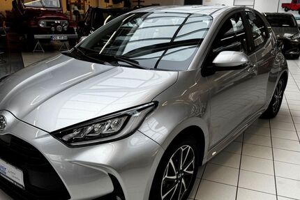 Toyota Yaris 12.240 km 17.490 &euro; Paderborn 33104
