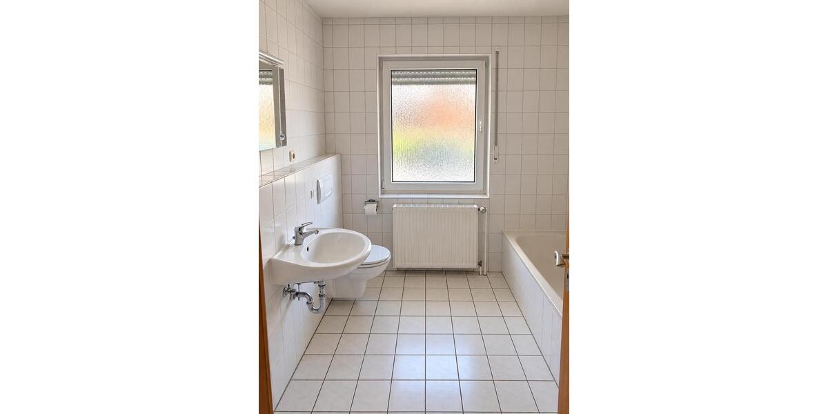 Etagenwohnung Büren - 4 Zimmer, 130 m&sup2;, 1.020&euro; | Angebot:27600988