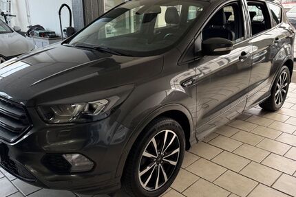 Ford Kuga 164.000 km 9.999 &euro; Detmold 32756