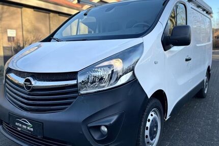 Opel Vivaro 111.000 km 11.599 &euro; Paderborn 33100