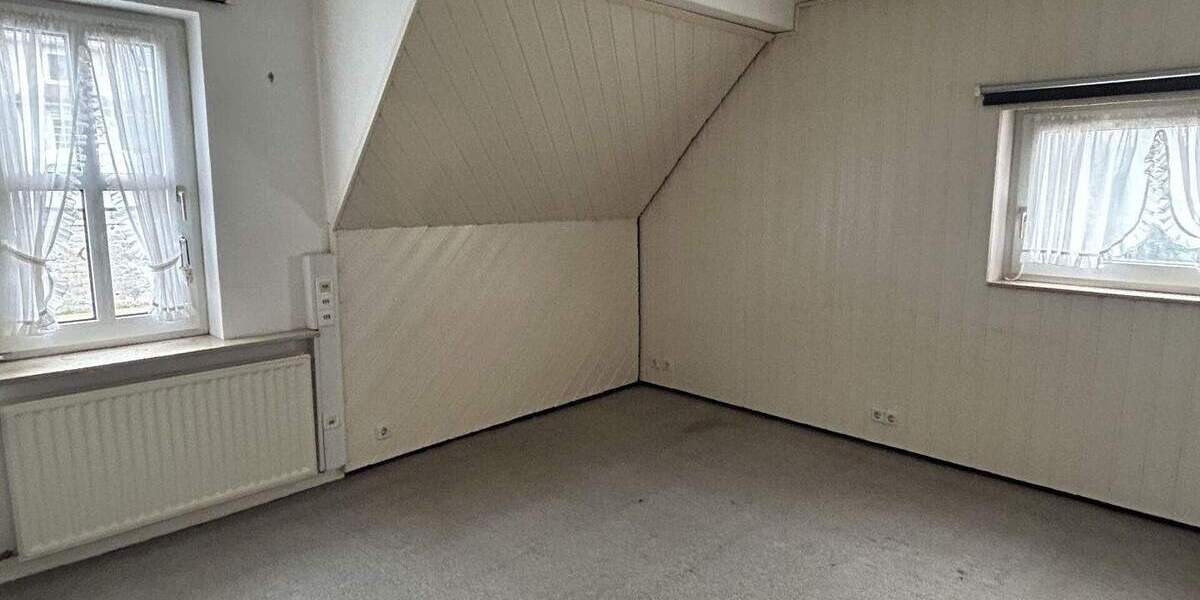 Einfamilienhaus Marsberg Niedermarsberg - 5 Zimmer, 140 m&sup2;, 150.000&euro; | Angebot:26724851
