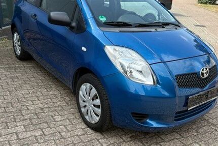 Toyota Yaris 162.058 km 3.500 &euro; Schloß Holte-Stukenbrock 33758