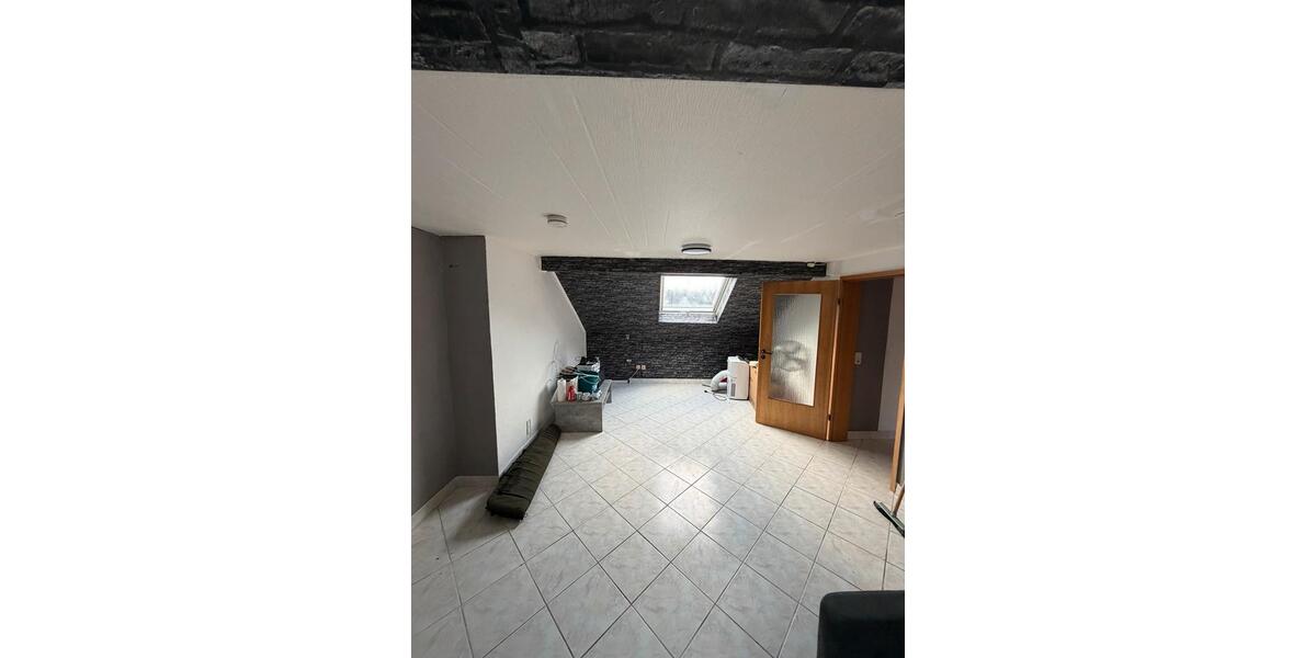 Dachgeschoßwohnung Delbrück - 3 Zimmer, 68 m&sup2;, 650&euro; | Angebot:26103011