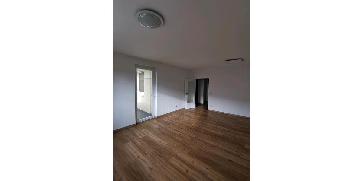 Erdgeschoßwohnung Paderborn Neuenbeken - 4 Zimmer, 81 m&sup2;, 950&euro; | Angebot:25282893