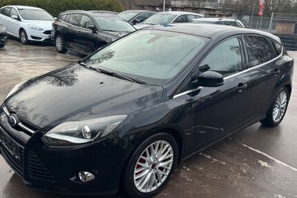 Ford Focus 104.000 km 3.350 &euro; Detmold 32758