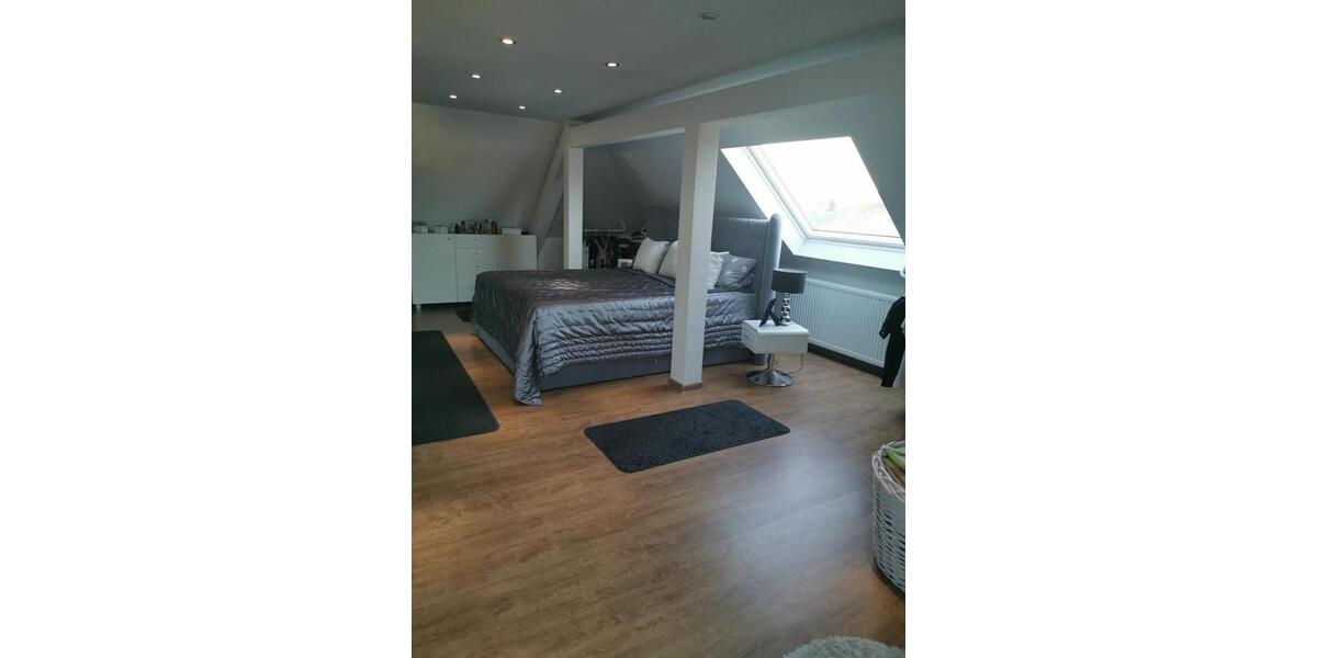 Etagenwohnung Brakel - 1 Zimmer, 140 m&sup2;, 1.200&euro; | Angebot:26036380