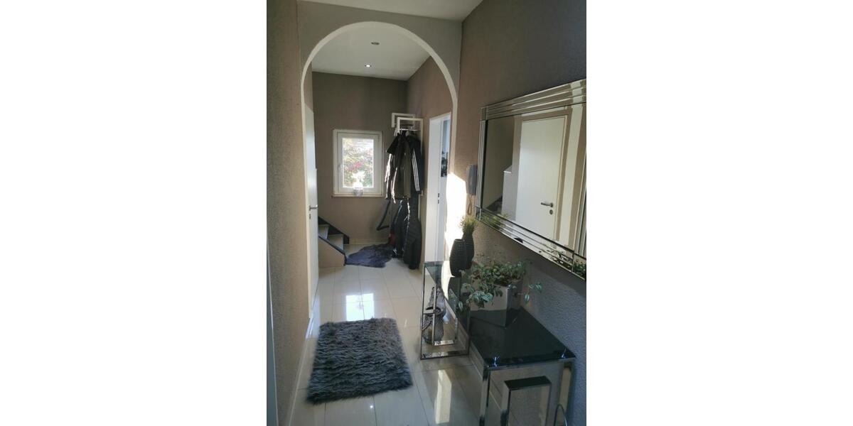 Etagenwohnung Brakel - 4 Zimmer, 140 m&sup2;, 1.000&euro; | Angebot:24625345