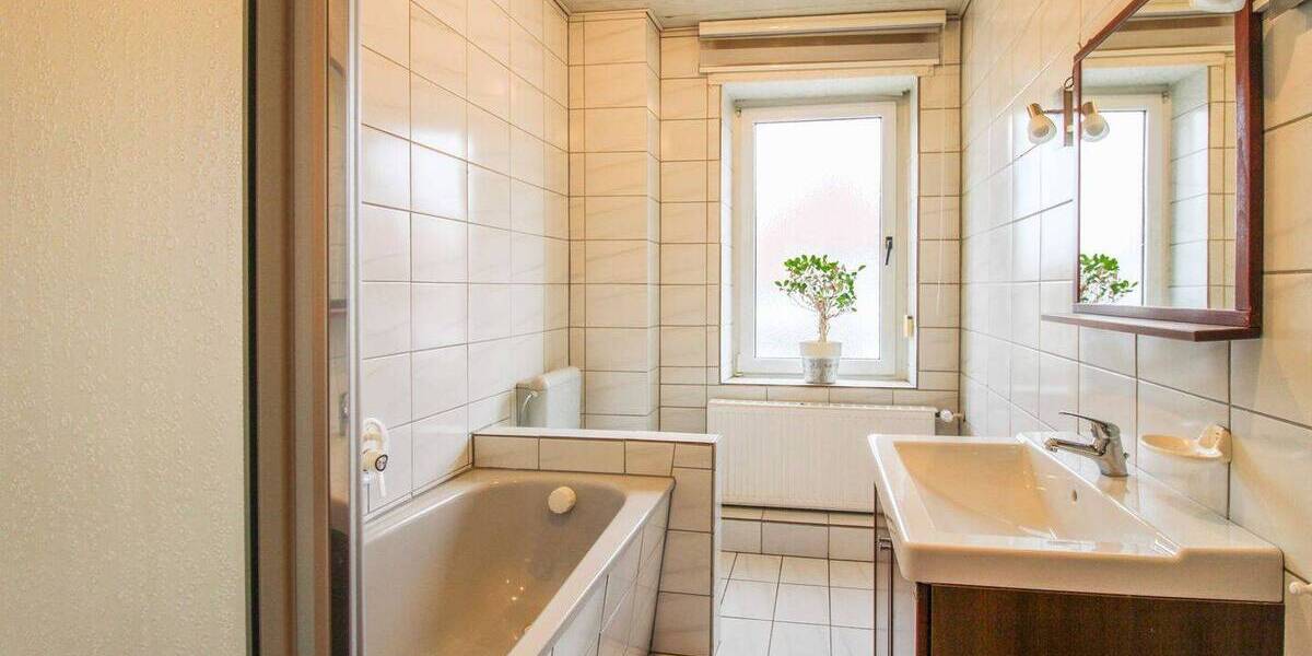 Einfamilienhaus Oerlinghausen - 8 Zimmer, 196 m&sup2;, 349.000&euro; | Angebot:26188984