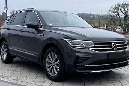 VW Tiguan 39.600 km 26.990 &euro; Paderborn 33100